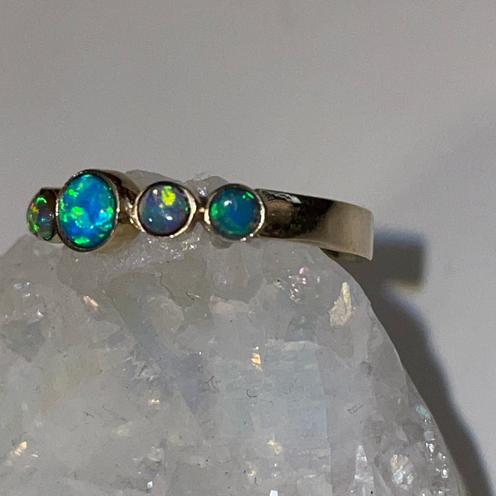 5 stone bezel set ring - Picture 3 of 9